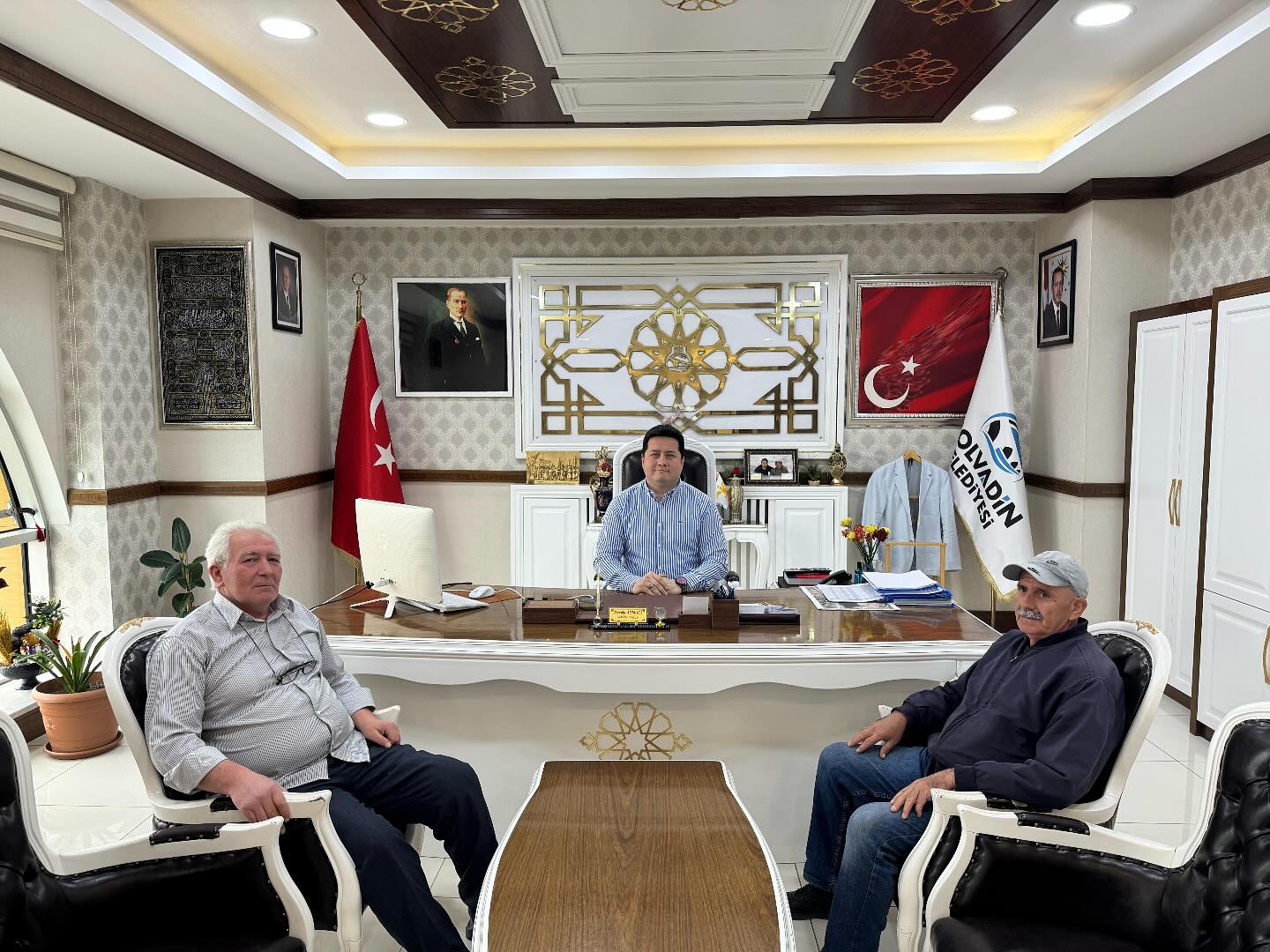 Bolvadin Belediyesi'ne Ziyaretçi Akını: Kadir Şahan ve Mustafa Acar, Başkan Aynacı ile Görüştü