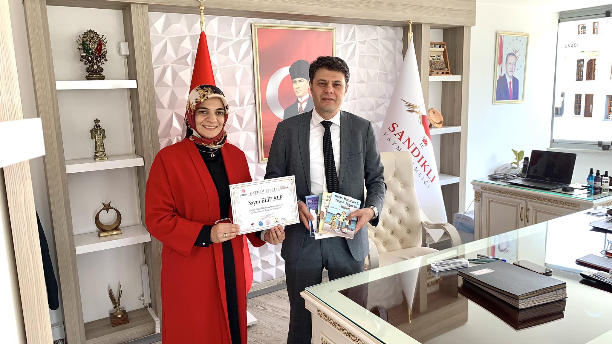 Sandıklı Kaymakamı'na Öğretmen Yazar Ziyareti