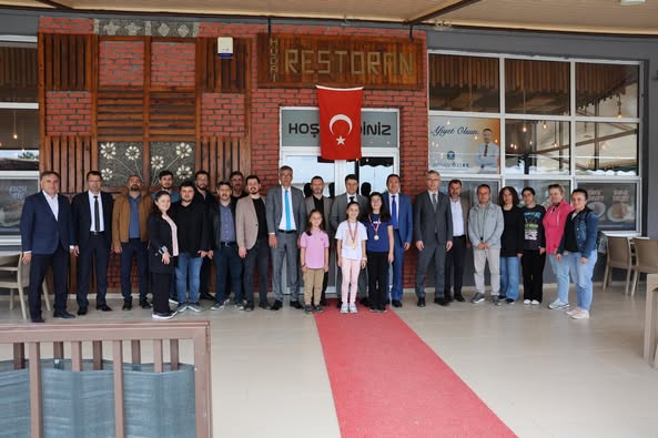 Sandıklı'dan Tübitak Zaferi: Öğrenciler Kaymakamla Buluştu