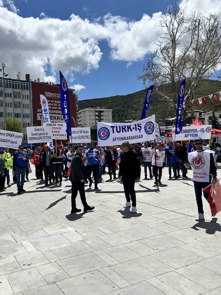 1 Mayıs Coşkusu Afyonkarahisar'da Yaşandı: Emek ve Dayanışma Günü Kutlandı