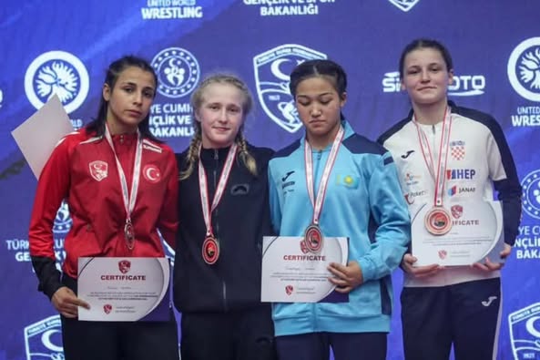 Afyonkarahisar'dan Antalya'ya Zafer: Kız Güreşçiler Uluslararası Arenada Parıldadı!
