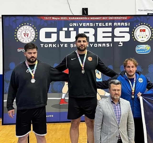AKÜ SBF Öğrencileri Güreş Şampiyonasında Tarihi Başarıya Ulaştı