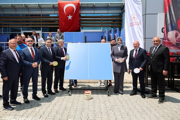 Afyonkarahisar'da Gençlere Spor Müjdesi: Yeni Malzemeler Dağıtıldı