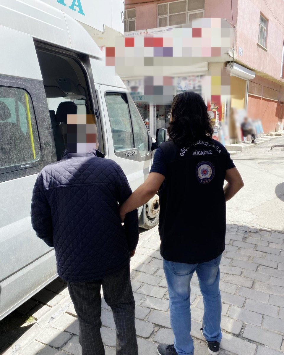 Afyonkarahisar'da Göçmen Kaçakçılığı Operasyonu: 95 Yabancı Uyruklu Yakalandı