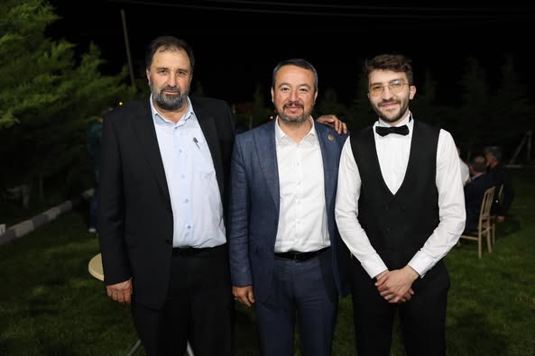 Sandıklı Belediye Başkanı Öztaş, Karaosman Ailesinin Düğün Törenine Katıldı