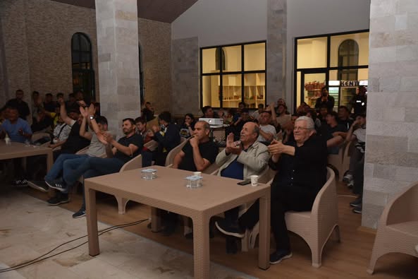 Sandıklı'da Fenerbahçe Coşkusu: Şampiyonluk Millet Bahçesi'nde Kutlandı