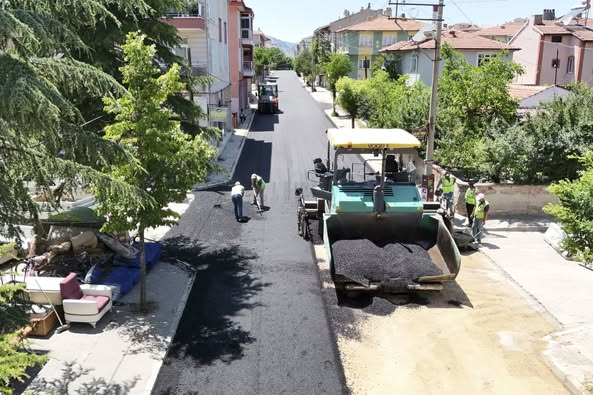 Afyonkarahisar'da Mahallelerde Asfalt Çalışmaları Başladı