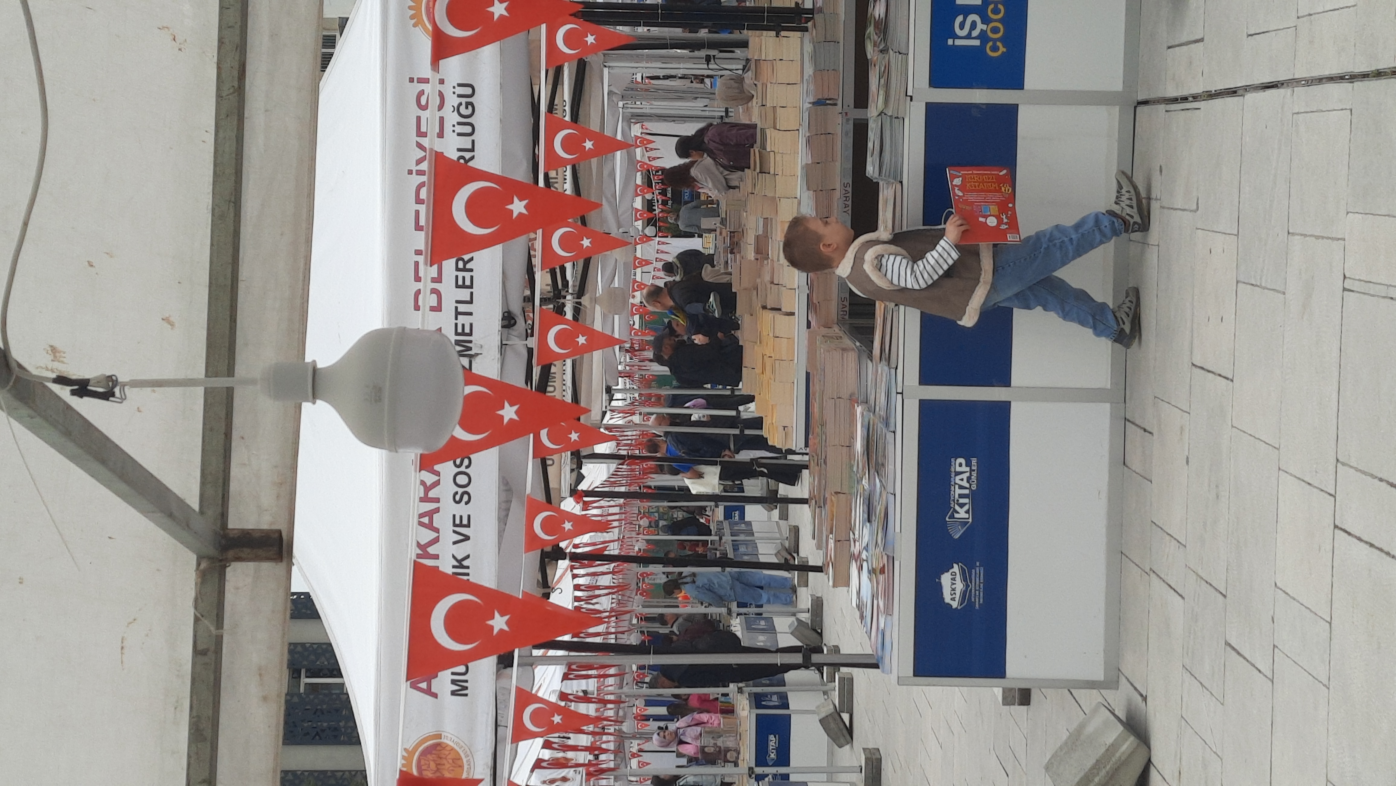 Afyon Kitap Fuarı'nda Yoğun Katılıma Rağmen Düşük Satışlar