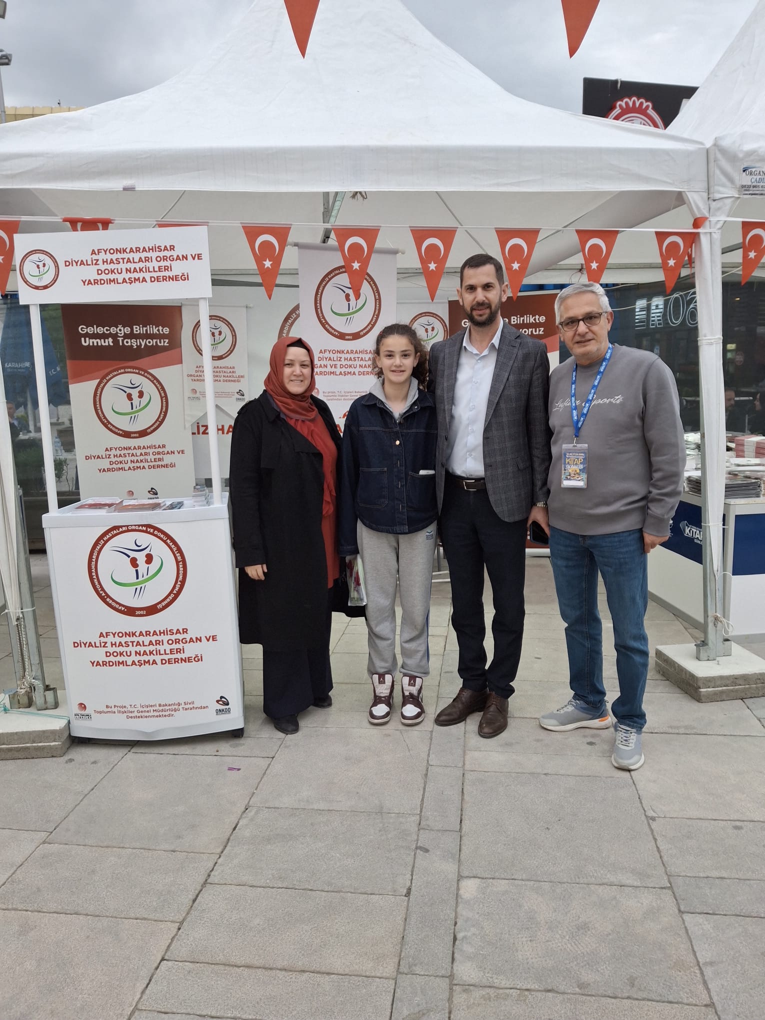 Afyonkarahisar Kitap Fuarı'nda Diyaliz Hastaları Bilgilendiriliyor