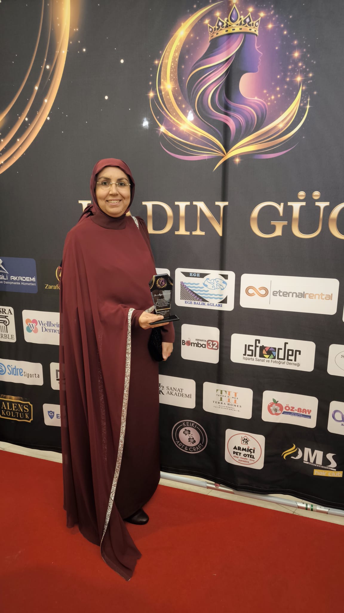 Âliye Mete Sert'e Kadın Gücü Zirvesi'nde Onur Ödülü