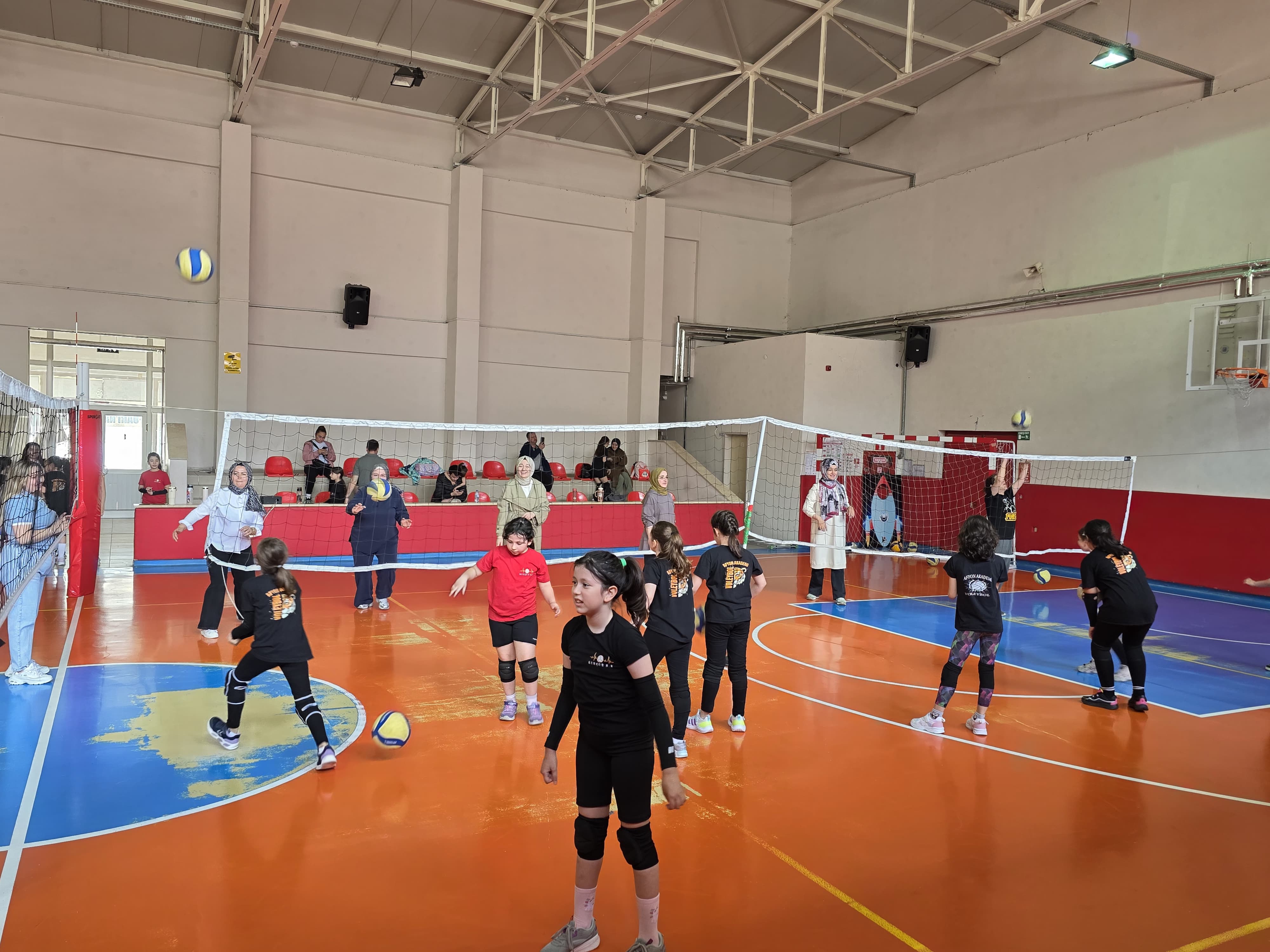 Kurşun Spor Kulübü Anneler Günü'nde Kızları Buluşturdu