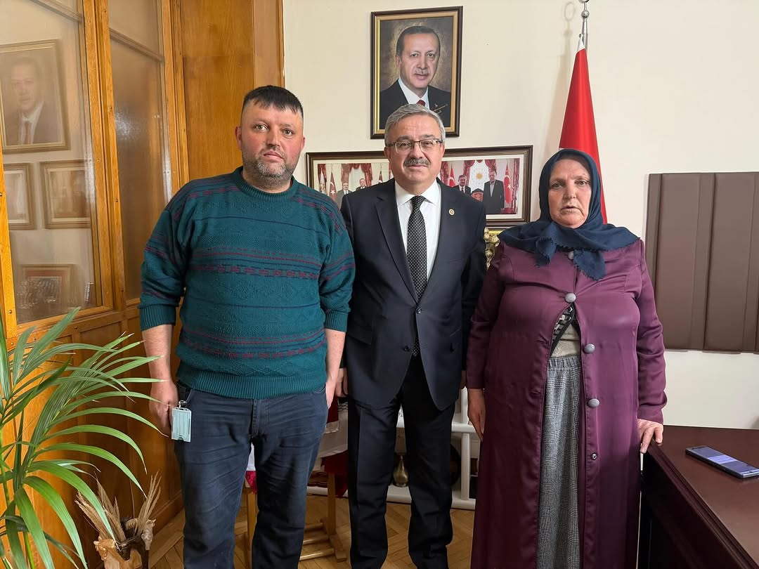 Ak Parti Afyonkarahisar Milletvekili İbrahim Yurdunuseven, Güler Kazak ve Mustafa Özen'i TBMM'de Ağırladı
