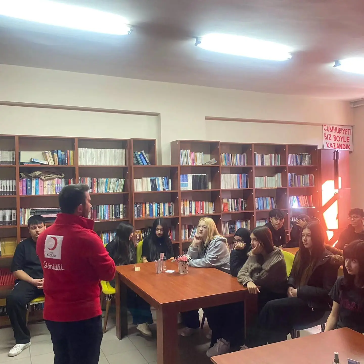 Genç Kızılay Uşak'tan Eğitim Etkinliği