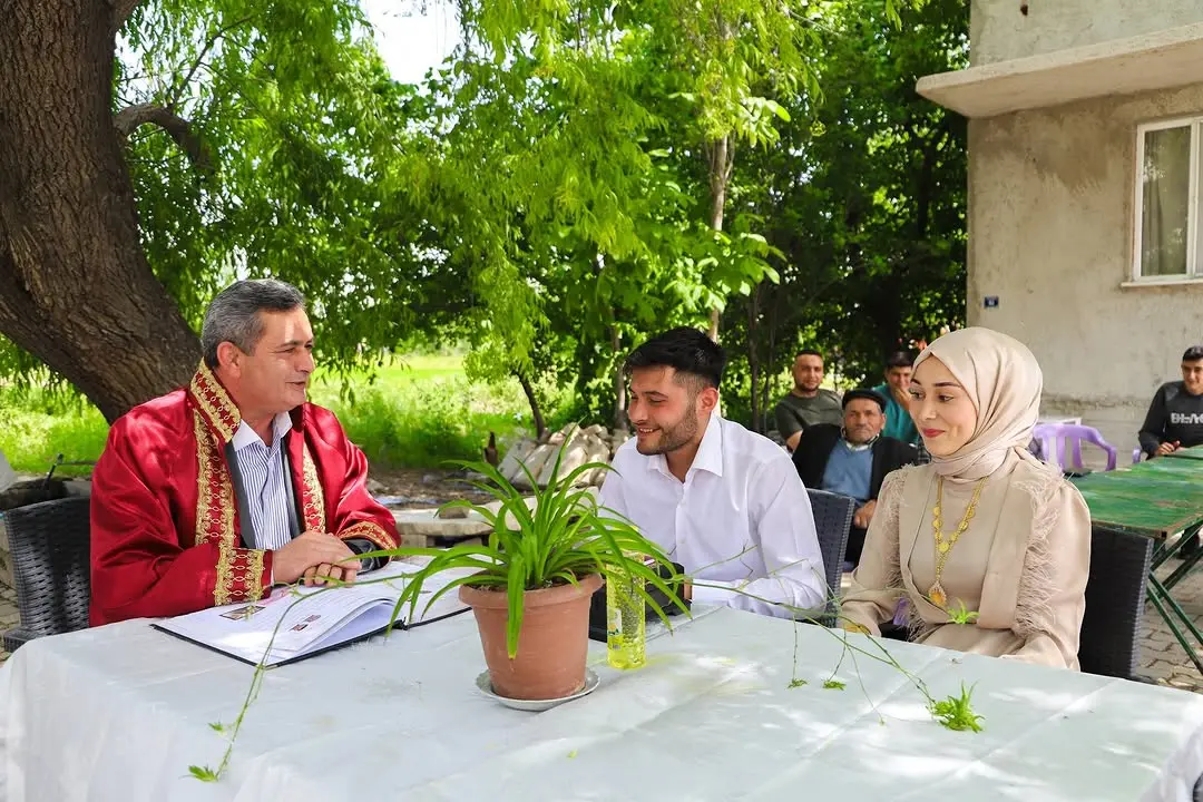 Emine Nur ve İrfan çiftinin nikah merasimi yapıldı