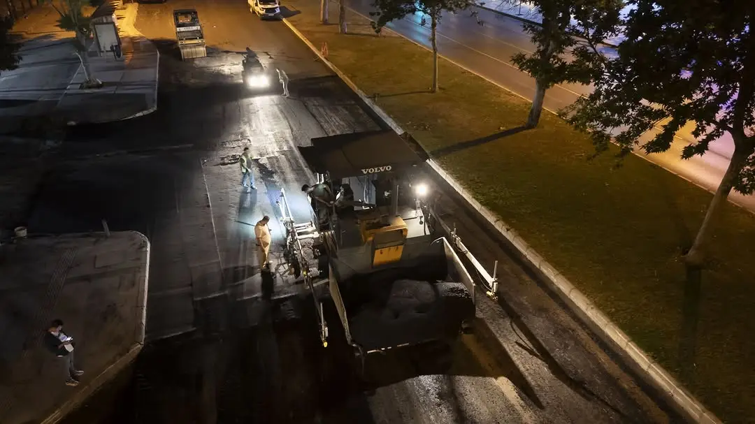 Mithatpaşa Caddesi'nde asfalt serim çalışmaları sürüyor