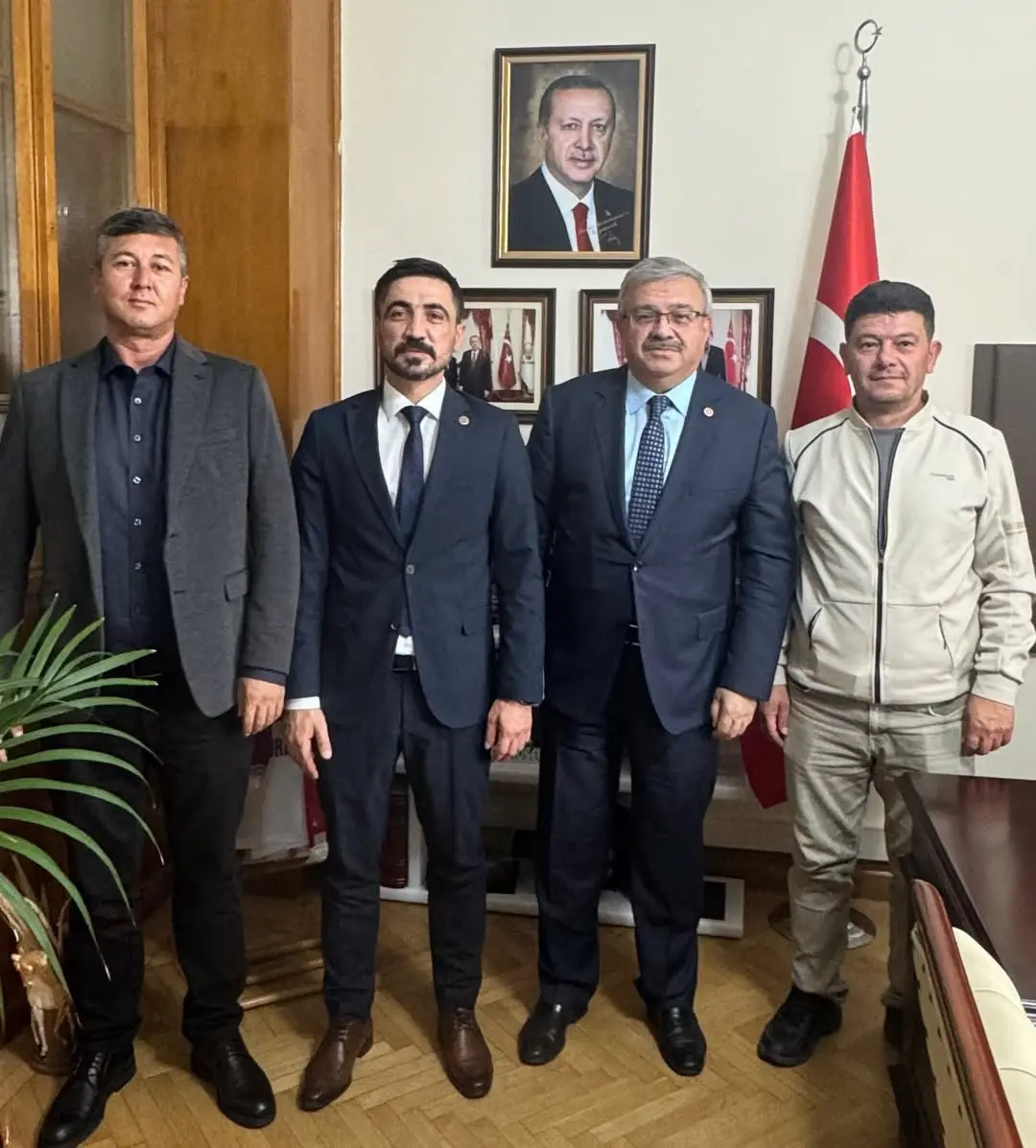 Ak Parti Milletvekili Yurdunuseven, Mustafa Güngör'ü TBMM'de Ağırladı