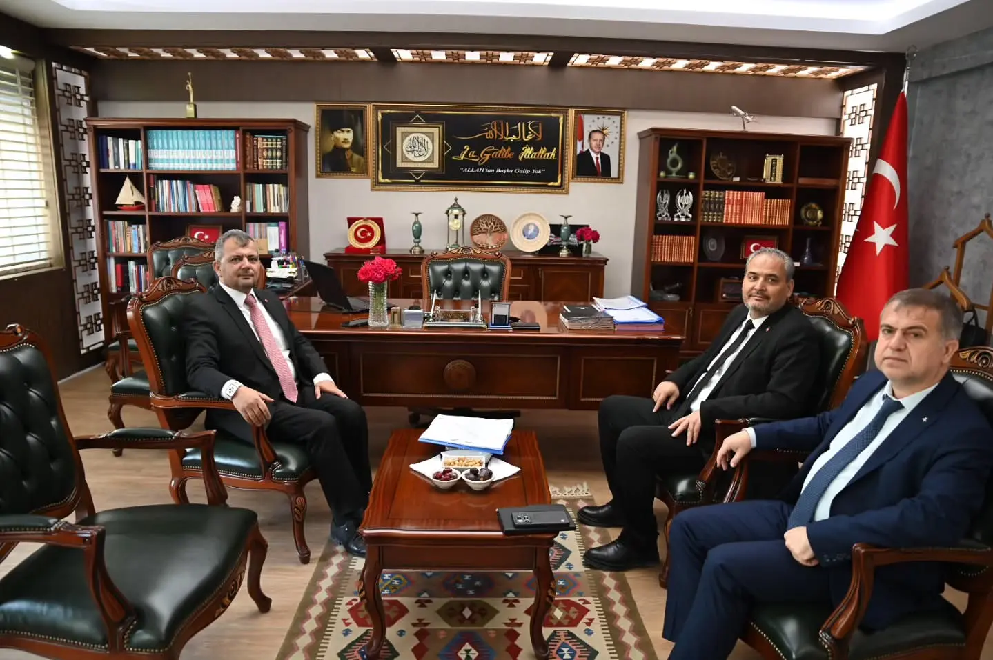 AFSÜ Rektörü'nden Emirdağ Belediye Başkanı'na ziyaret