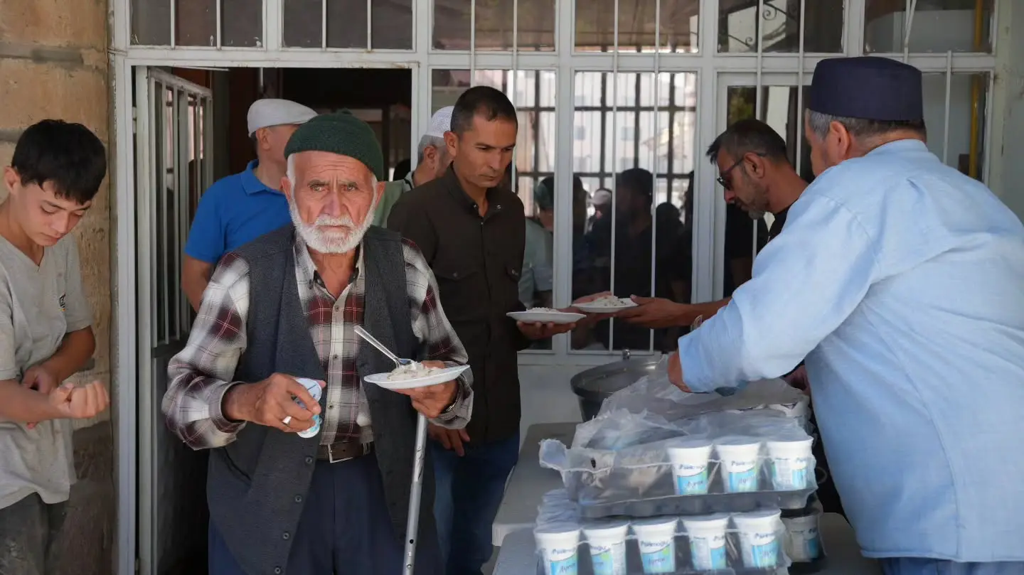 Cuma Namazı Sonrası Pilav İkramı Yapıldı