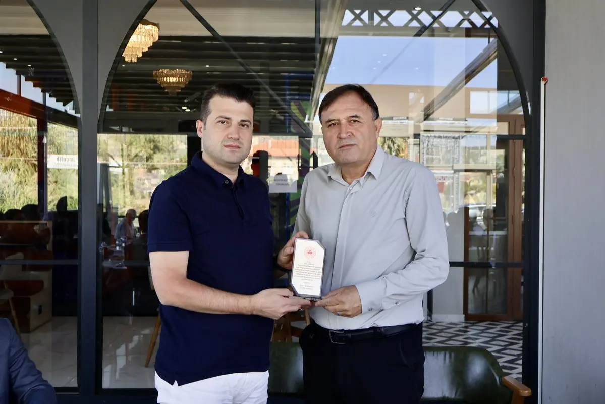 Emniyet Müdürü Kayacı'ya Veda Plaketi