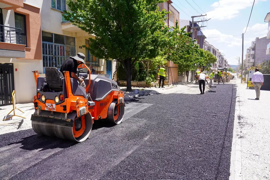Tepebaşı'nda üstyapı çalışmaları sürüyor