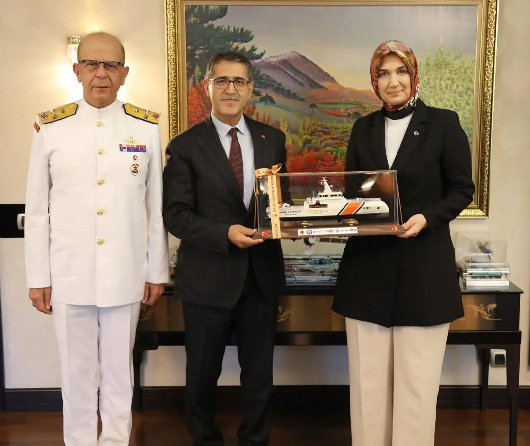 Cumhurbaşkanlığı Strateji ve Bütçe Başkanı İbrahim Şenel Sahil Güvenlik Komutanı Koramiral Ahmet Kendir'i Ziyaret Etti