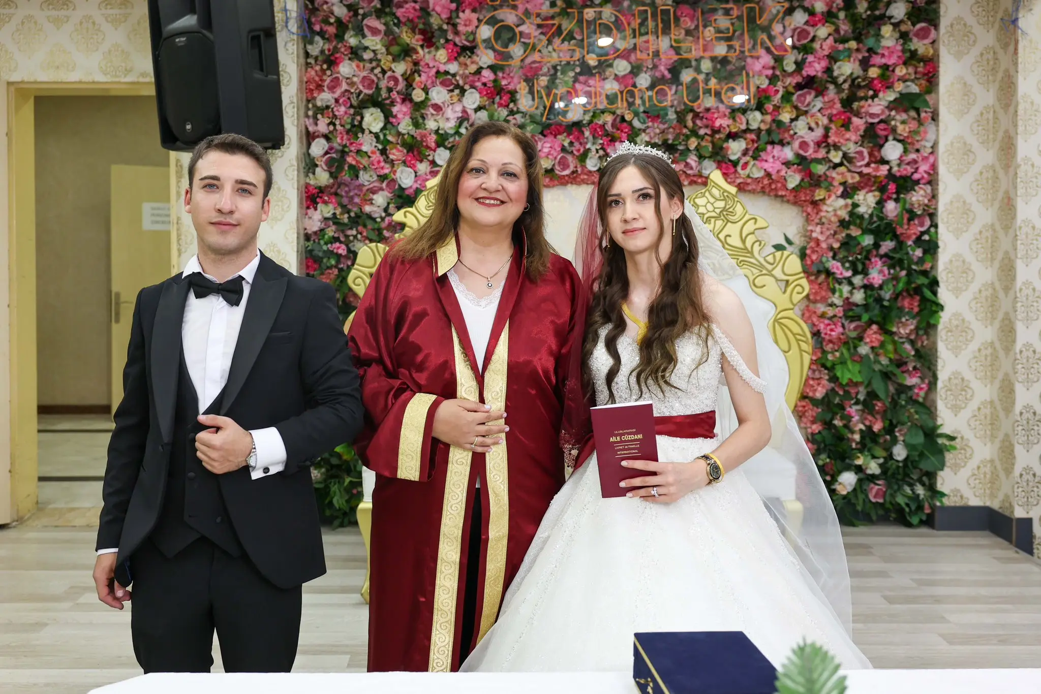 Üç çiftin evlilik sözleşmeleri imzalandı