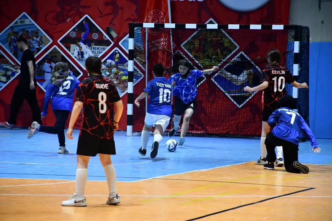 Afyonkarahisar Gençlik ve Spor İl Müdürlüğü'nün Futsal Genç Erkek ve Genç Kız Müsabakaları Sonuçları