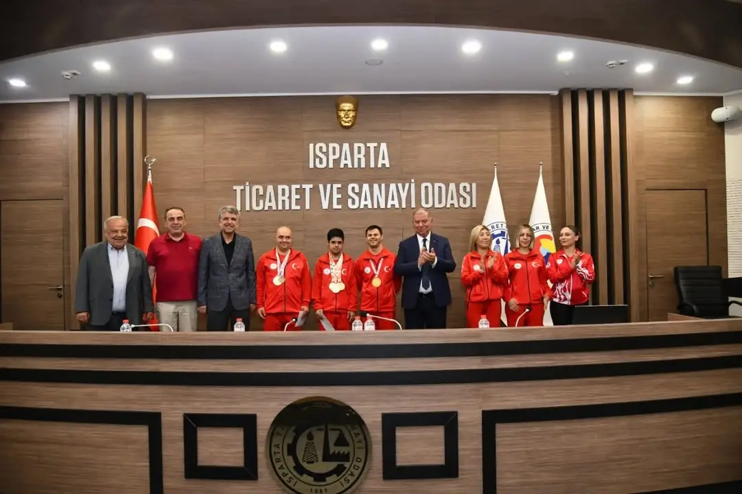 Isparta'da Öğrencilerin Başarıları Kutlandı