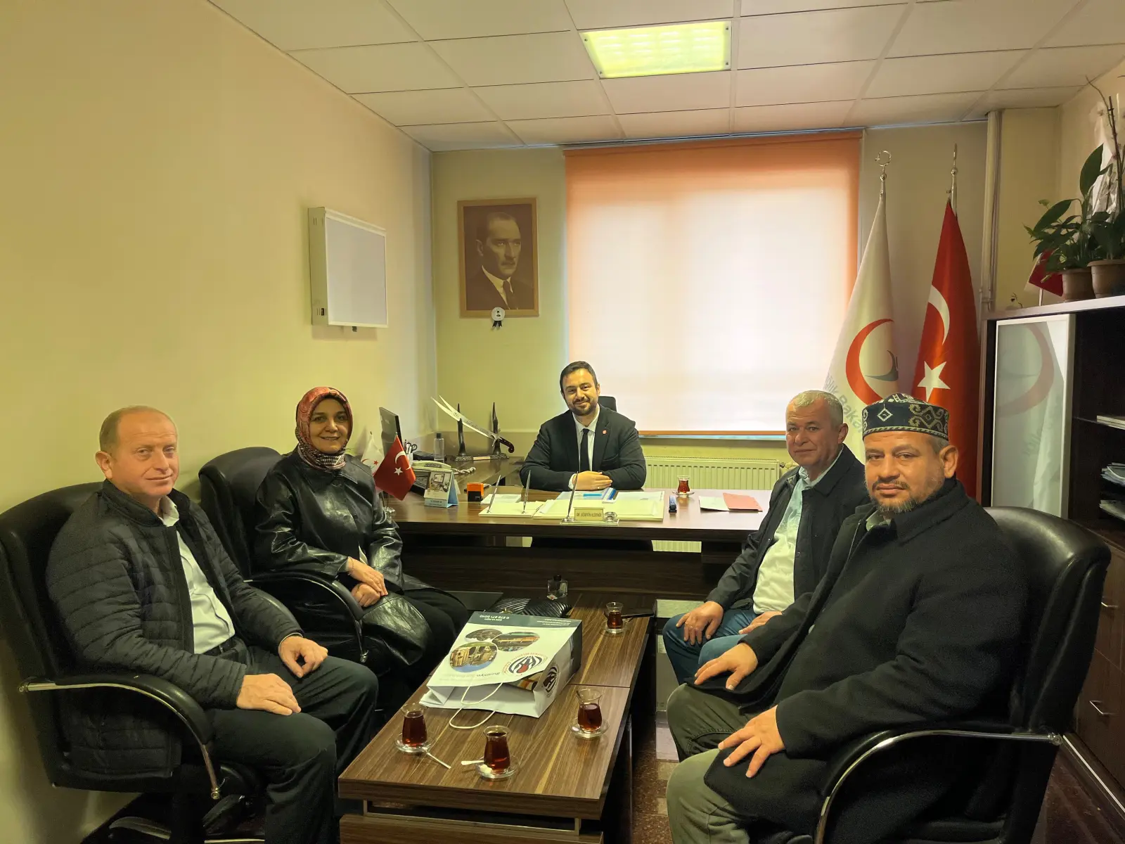 İhsaniye'de yeni hekimlere hayırlı olsun ziyareti