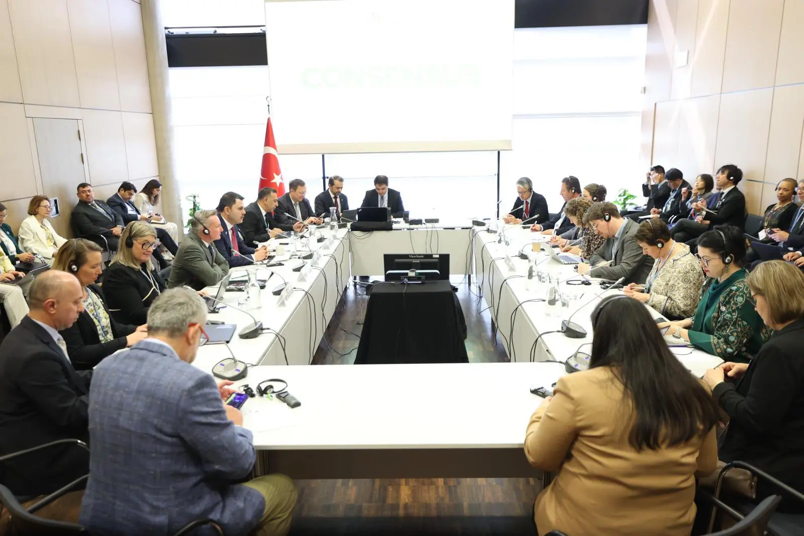 COP31 Başkanı Murat Kurum, Bonn'da görüşme yaptı
