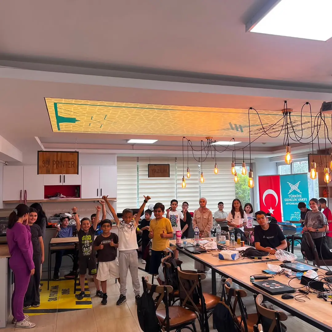 Eğlenceli ve öğretici teknoloji dersi gerçekleştirildi