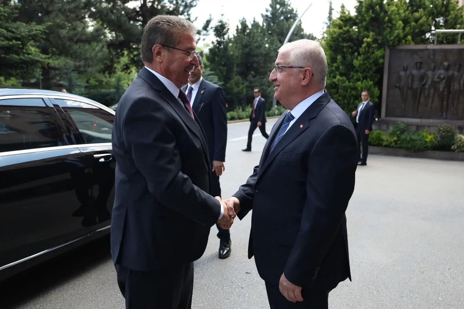 Yaşar Güler, KKTC Başbakanı Ünal Üstel ile görüştü