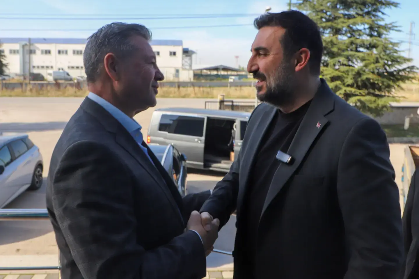 Özgür Kavak, Mehmet Kumartaşlı'yı ziyaret etti