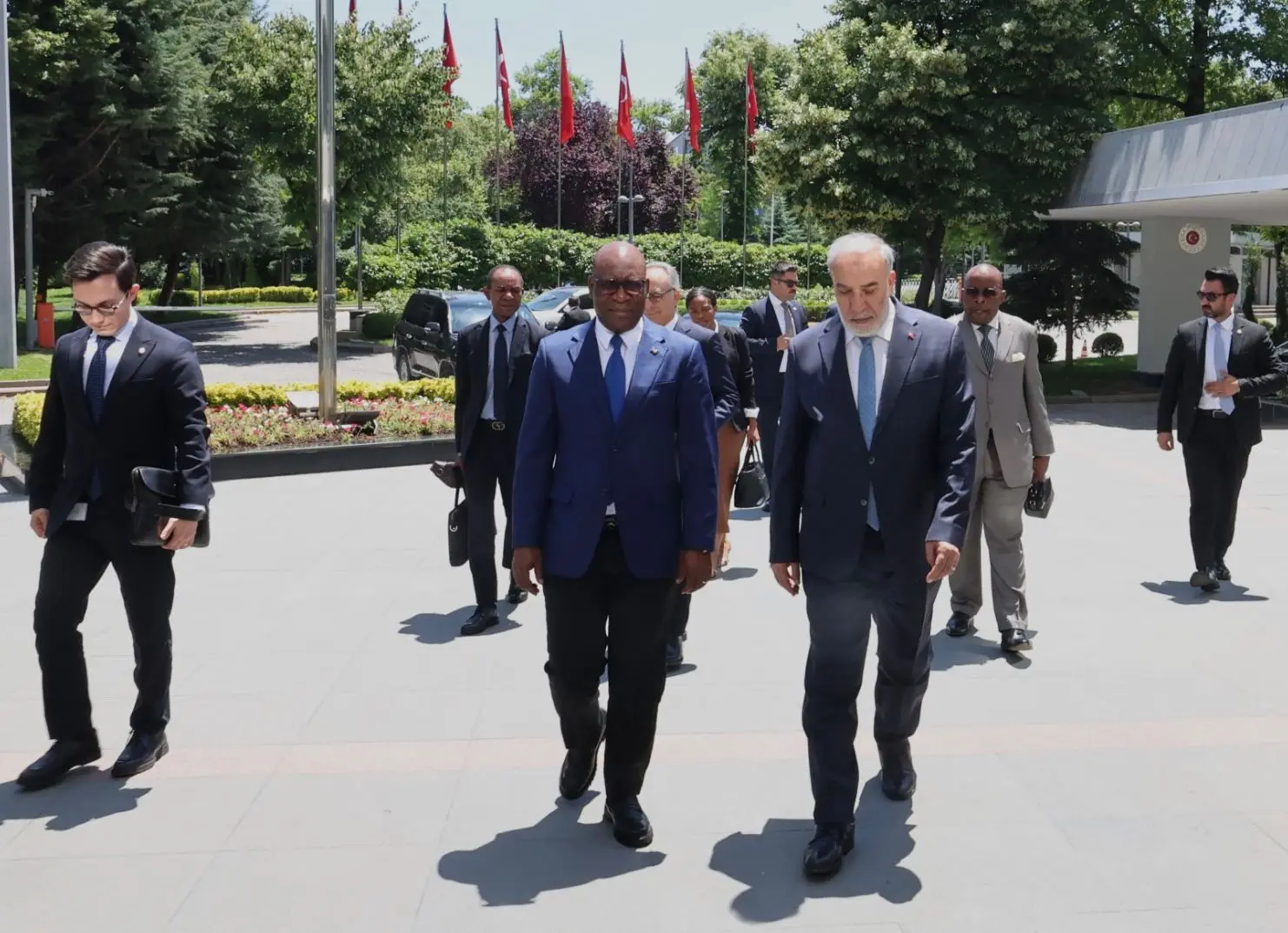 Musa Kulaklıkaya, Ekvador Ginesi Dışişleri Bakanı ile görüştü