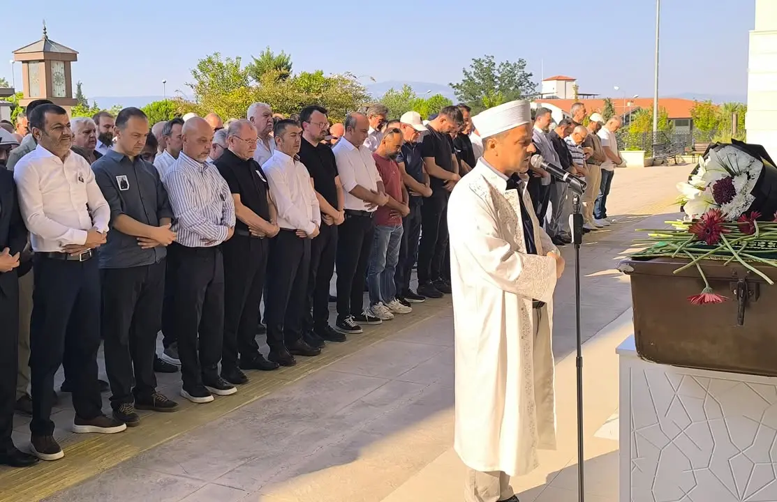 Nihat Kömürcüoğlu son yolculuğuna uğurlandı