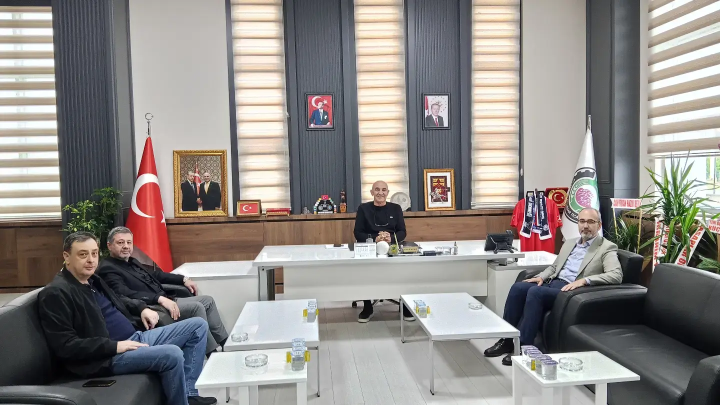 Afyonkarahisar'da sağlık müdüründen tebrik ziyareti