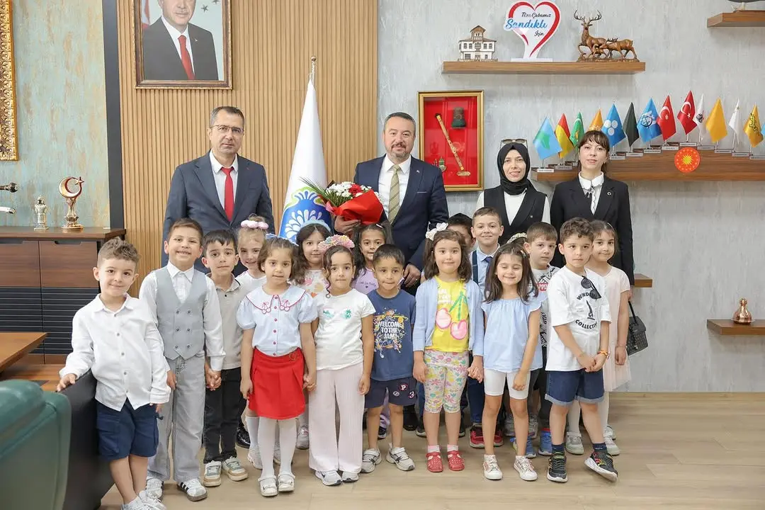 Öğrenciler Başkan Öztaş'ı Ziyaret Etti
