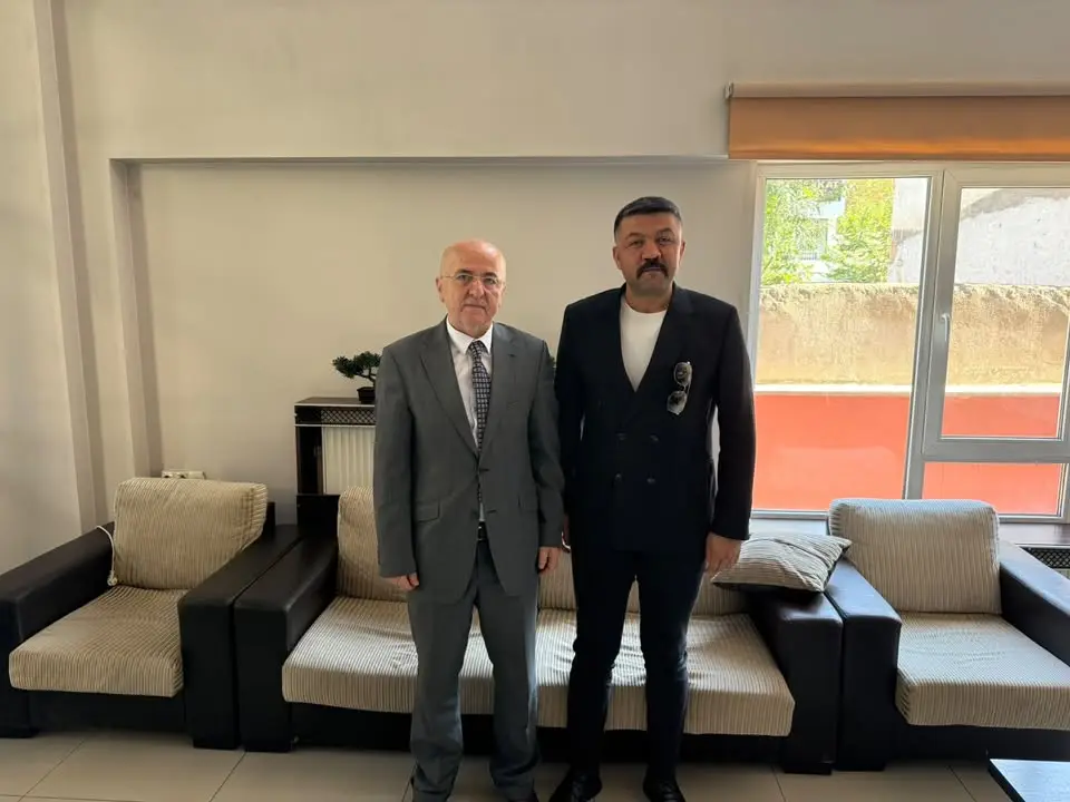Afyonkarahisar Ülkü Ocakları Başkanı Mesut Çetinkaya, Oda Başkanı Erdal Sayar'a Taziye Ziyaretinde Bulundu