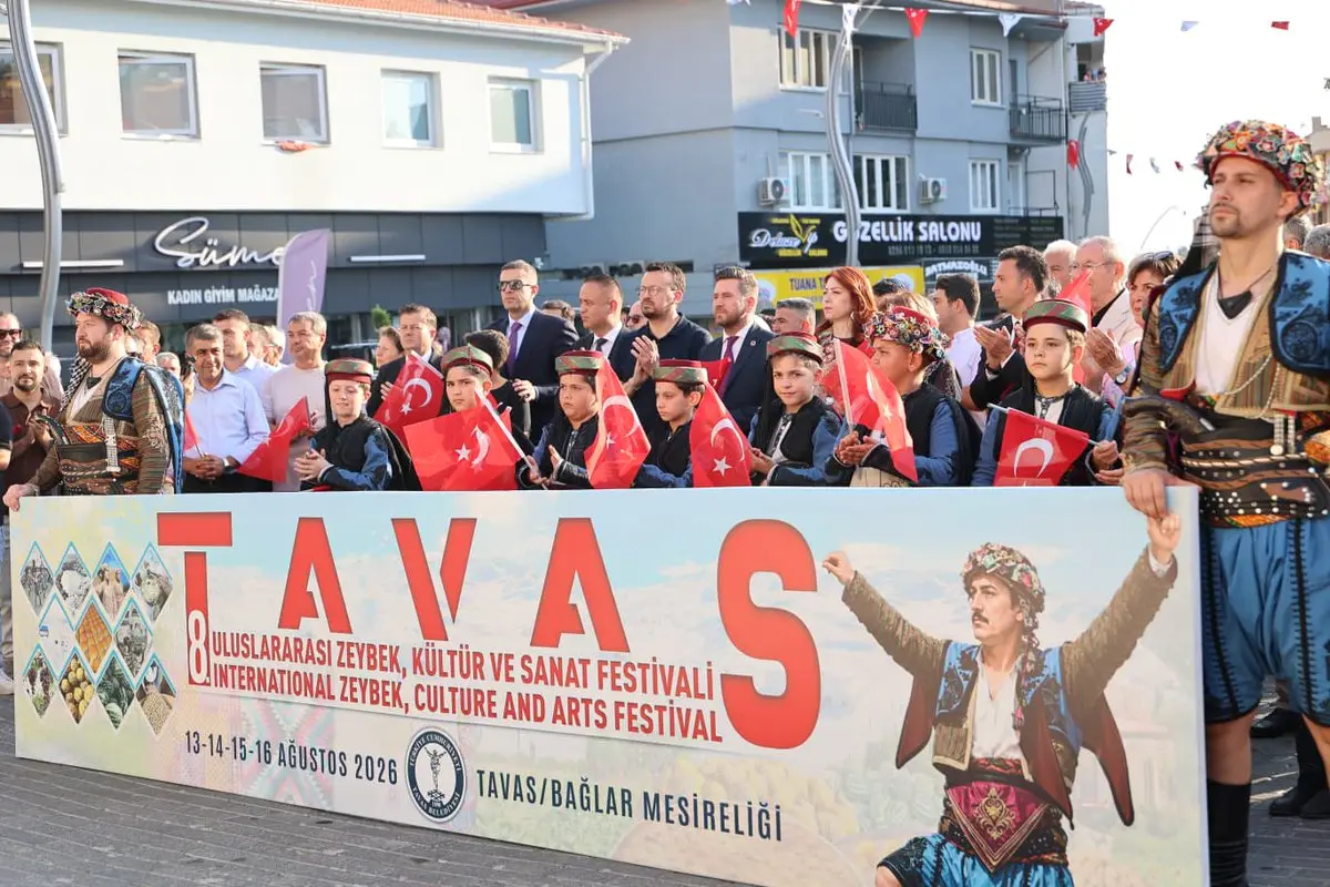 Tavas'ta 8. Zeybek Kültür ve Sanat Festivali Açıldı