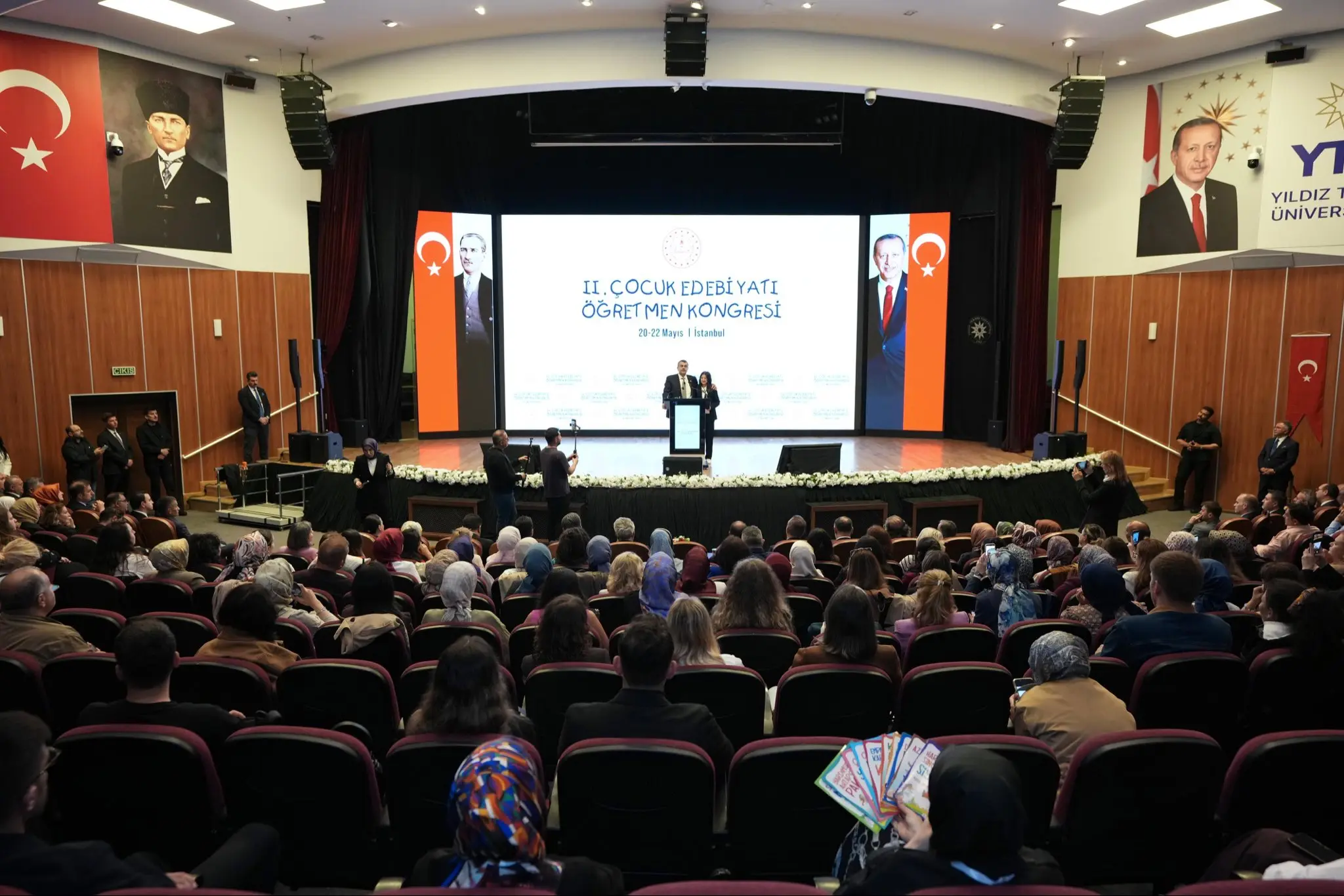Milli Eğitim Bakanı Tekin, öğretmenlerle buluştu