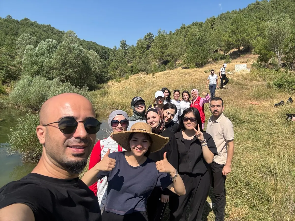 Gençler Kızılhisar Göleti'nde doğa yürüyüşü yaptı