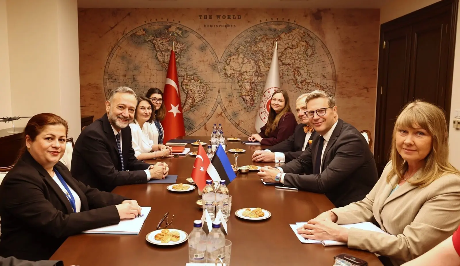 Levent Gümrükçü, Estonya Dışişleri ile görüştü