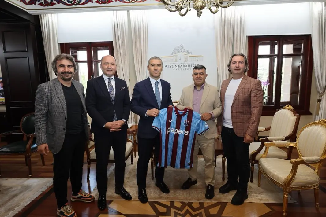 Antalya Vakıflar Müdürü'nden Valilik Ziyareti