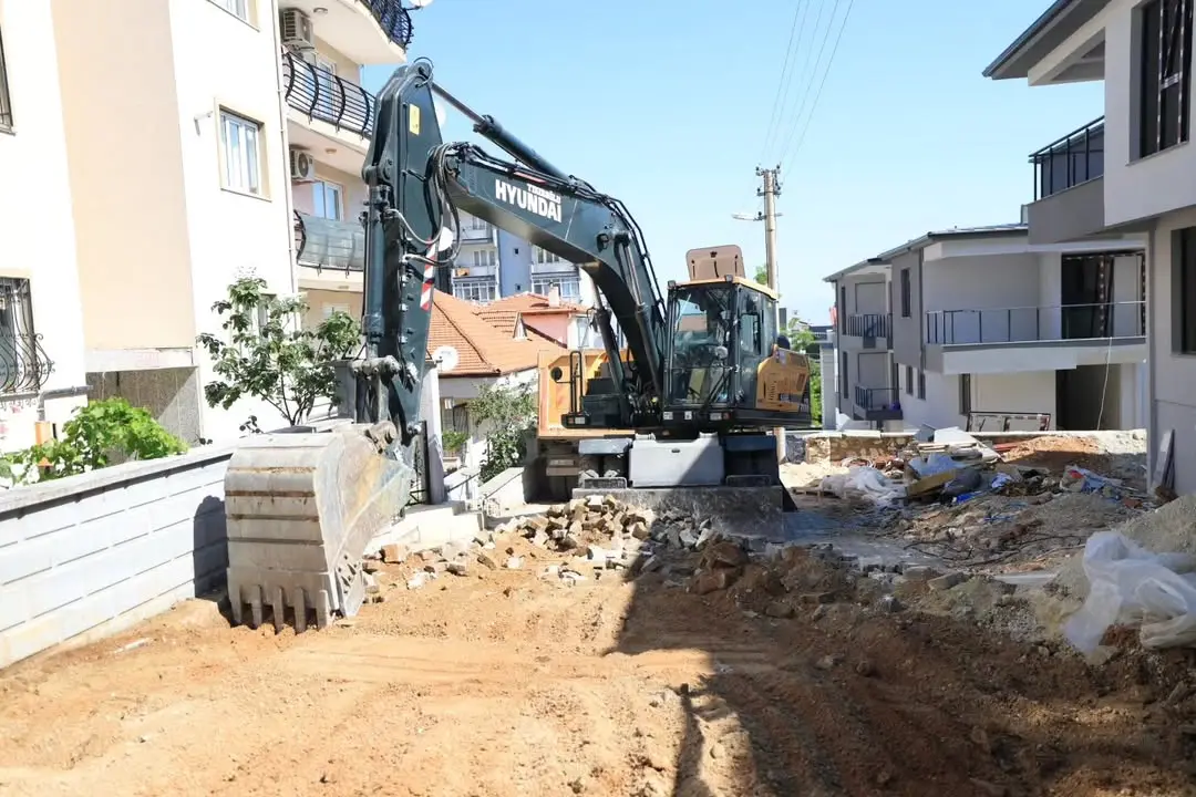 Kervansaray Mahallesi'nde yol yenileme çalışmaları başladı