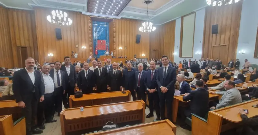 Özgür Özel Gazi Meclis'te halka seslendi
