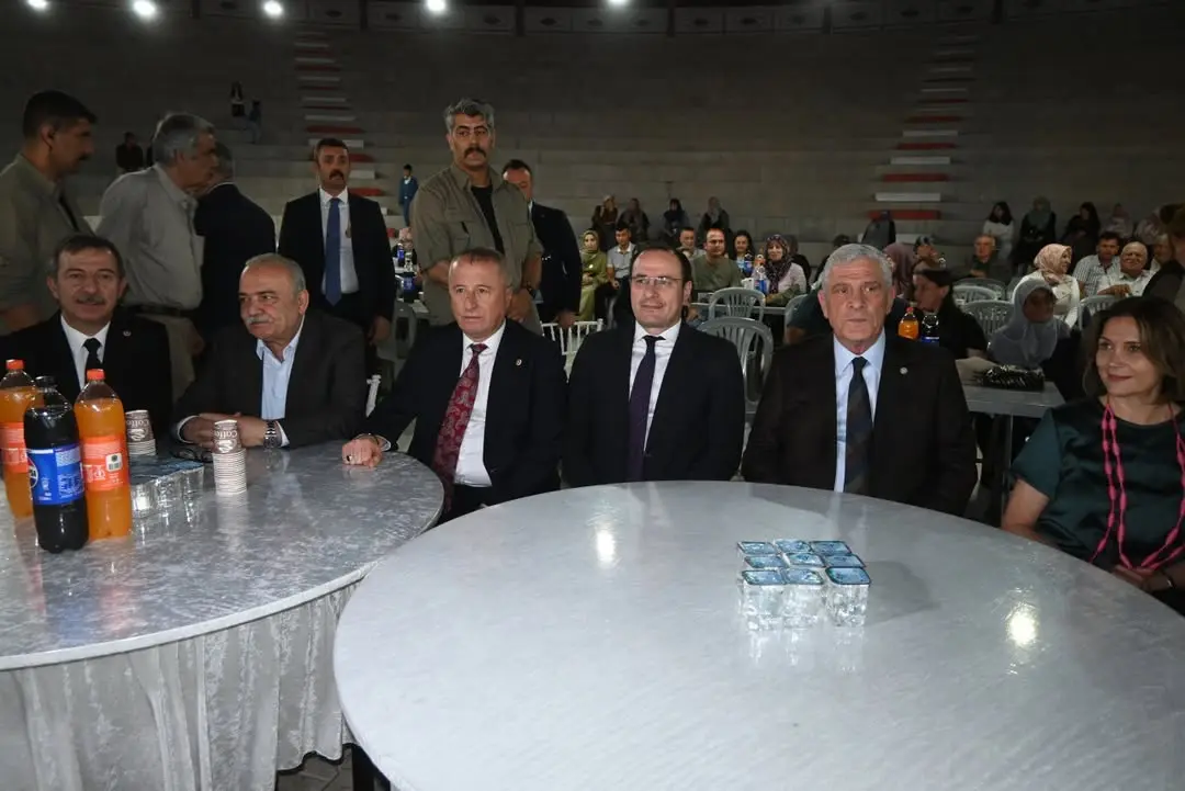 Çay Kaymakamı Düğün Törenine Katıldı