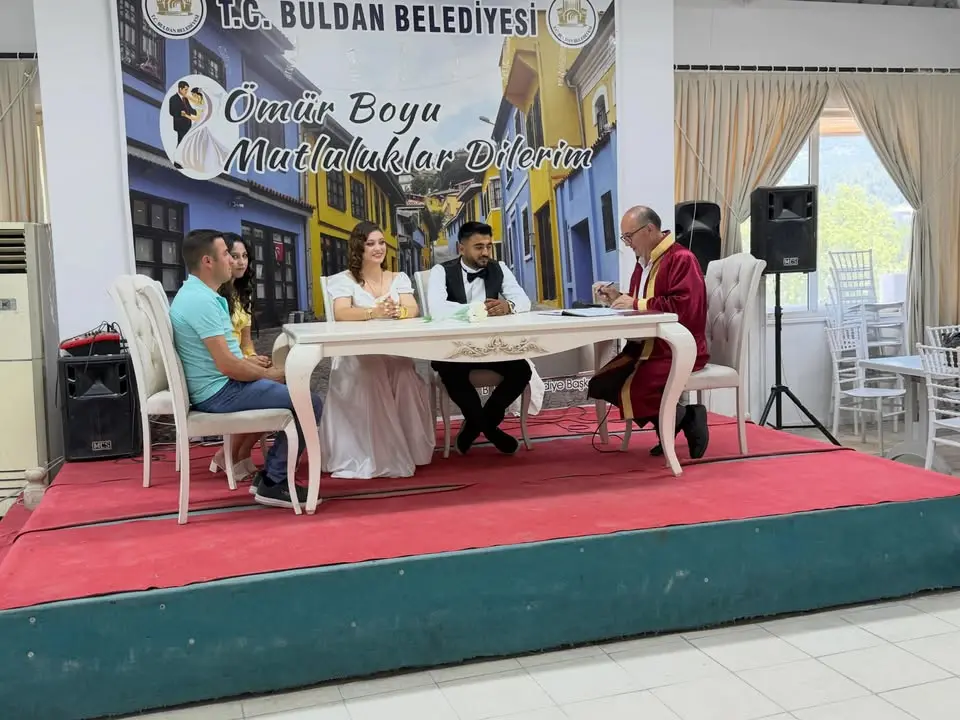 Belediye Başkanı Orpak, nikâhları kıydı