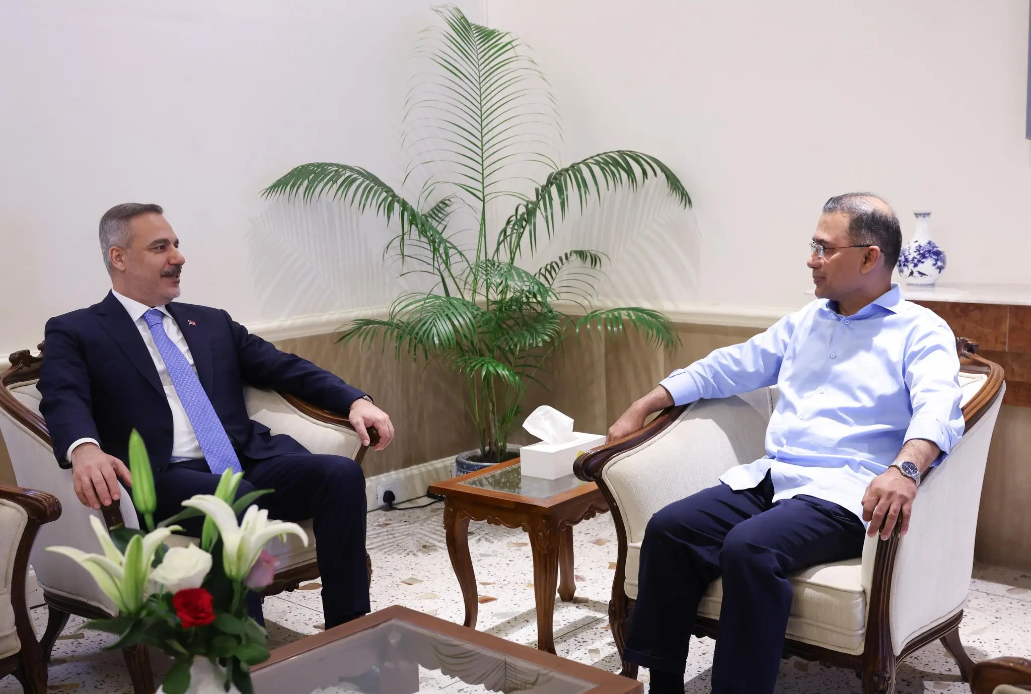 Hakan Fidan, Bangladeş Başbakanı ile görüştü