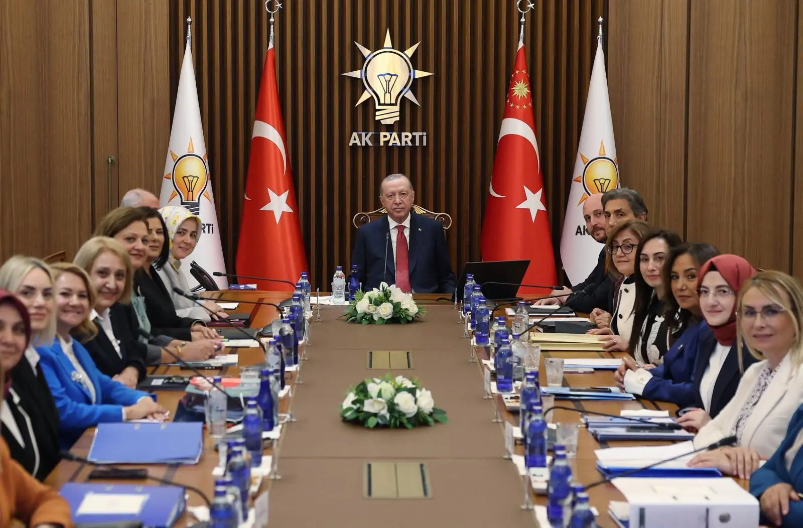 Kadın belediye başkanları Erdoğan ile bir araya geldi