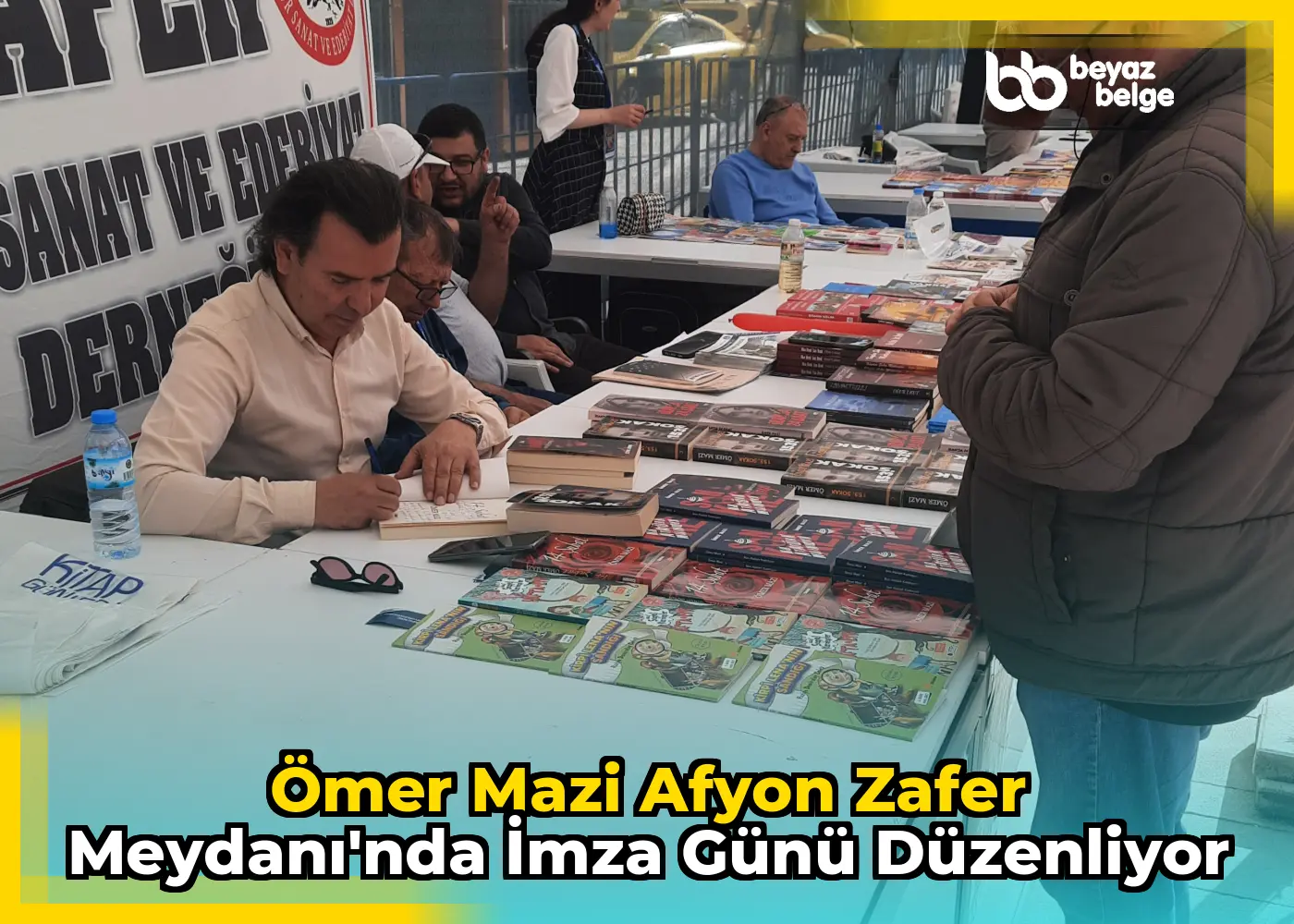 Ömer Mazi Afyon Zafer Meydanı'nda İmza Günü Düzenliyor